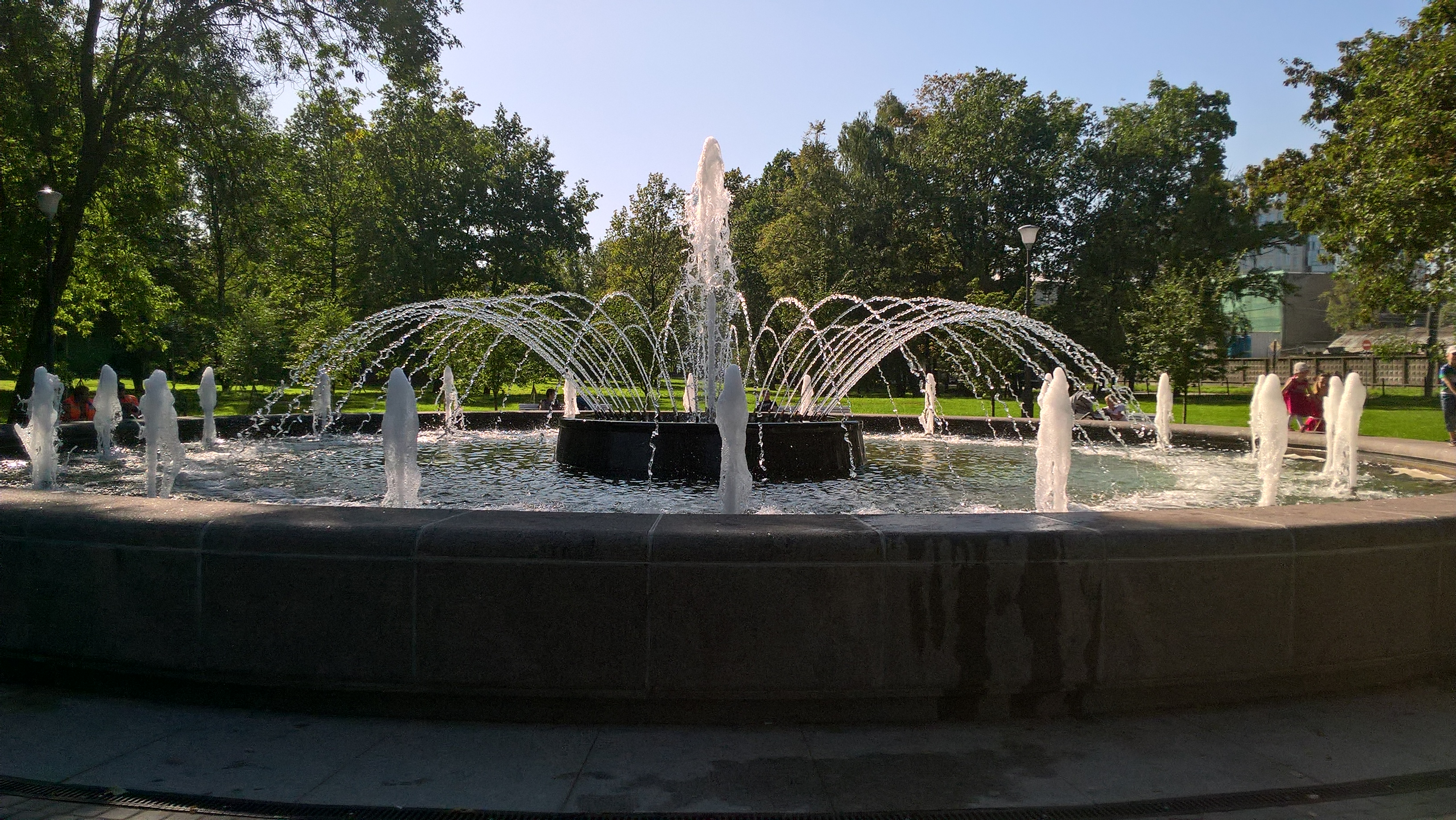 Фонтан в саду им. 30-летия Октября