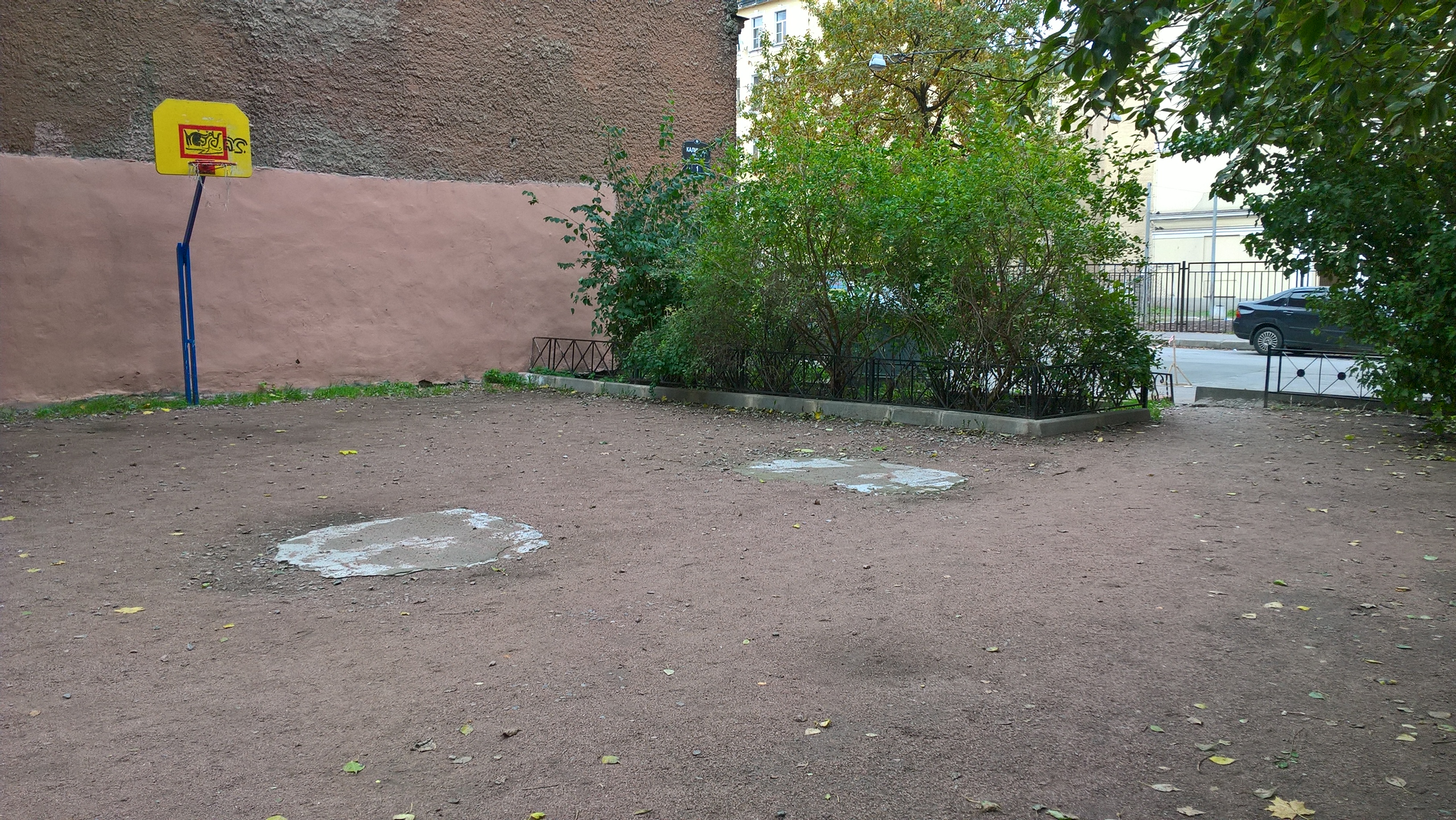 Фонтан на улице Лабутина