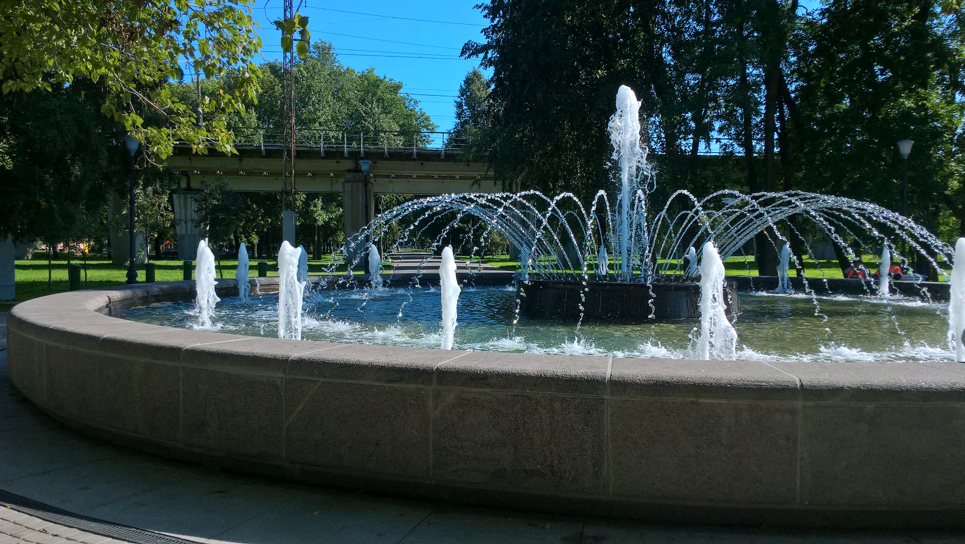 Фонтан в саду им. 30-летия Октября