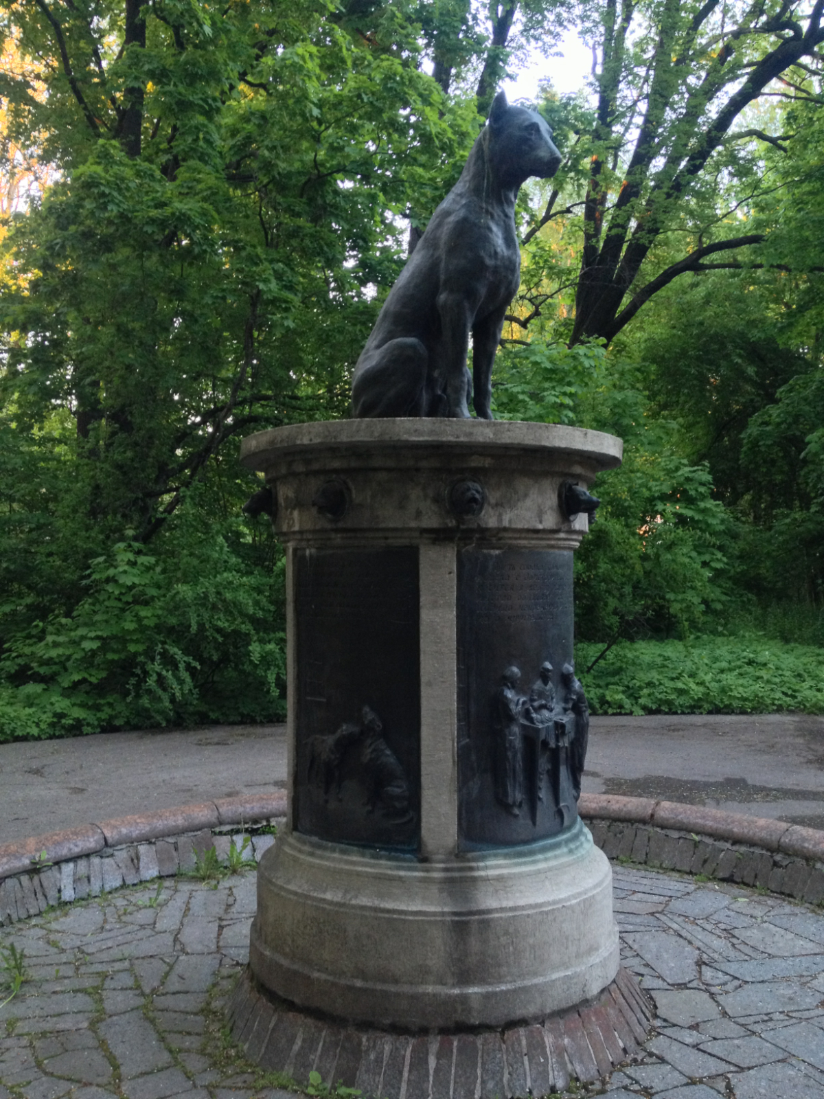 Фонтан-памятник собаке Павлова