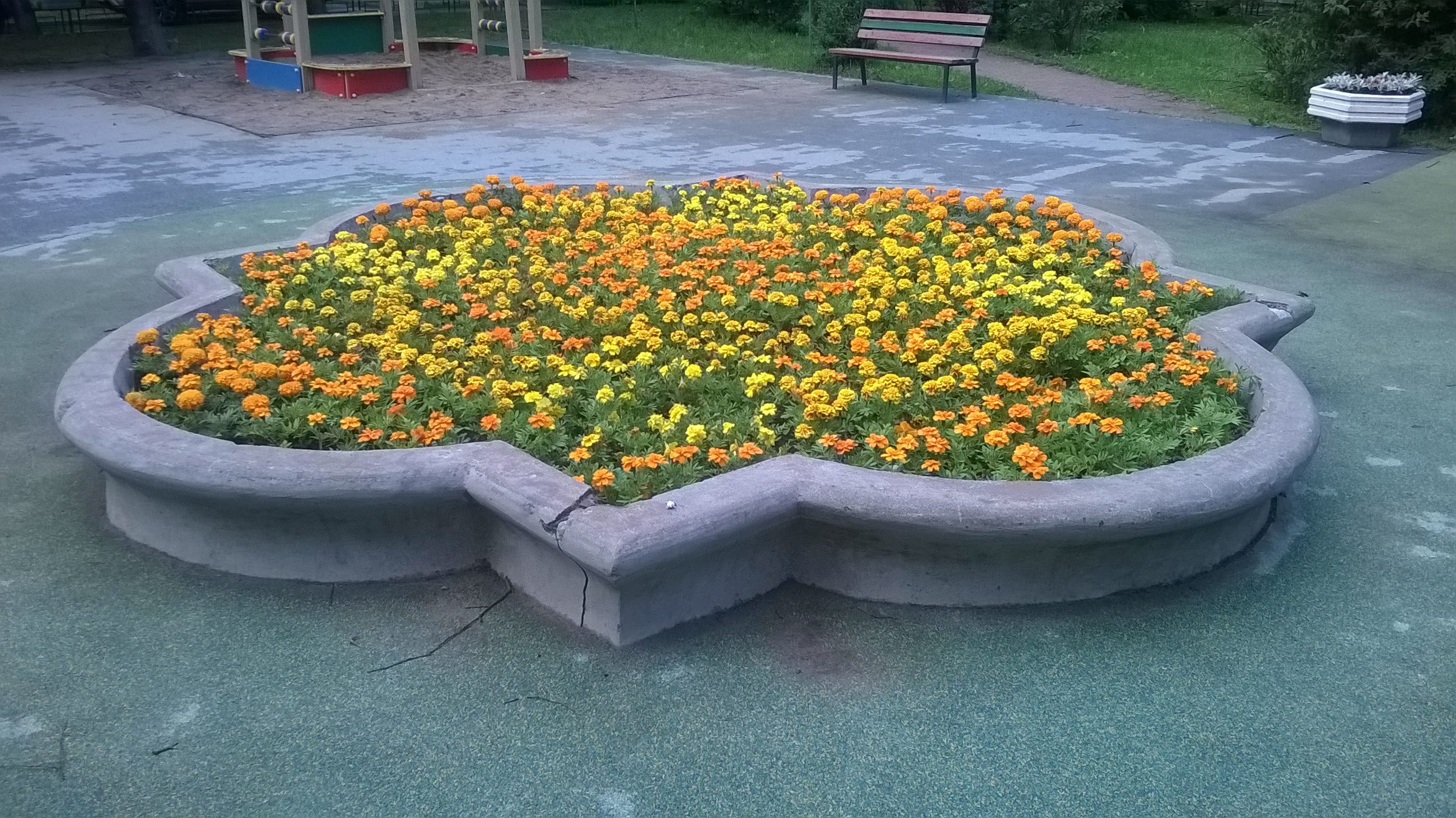 Фонтан во дворе дома на Благодатной