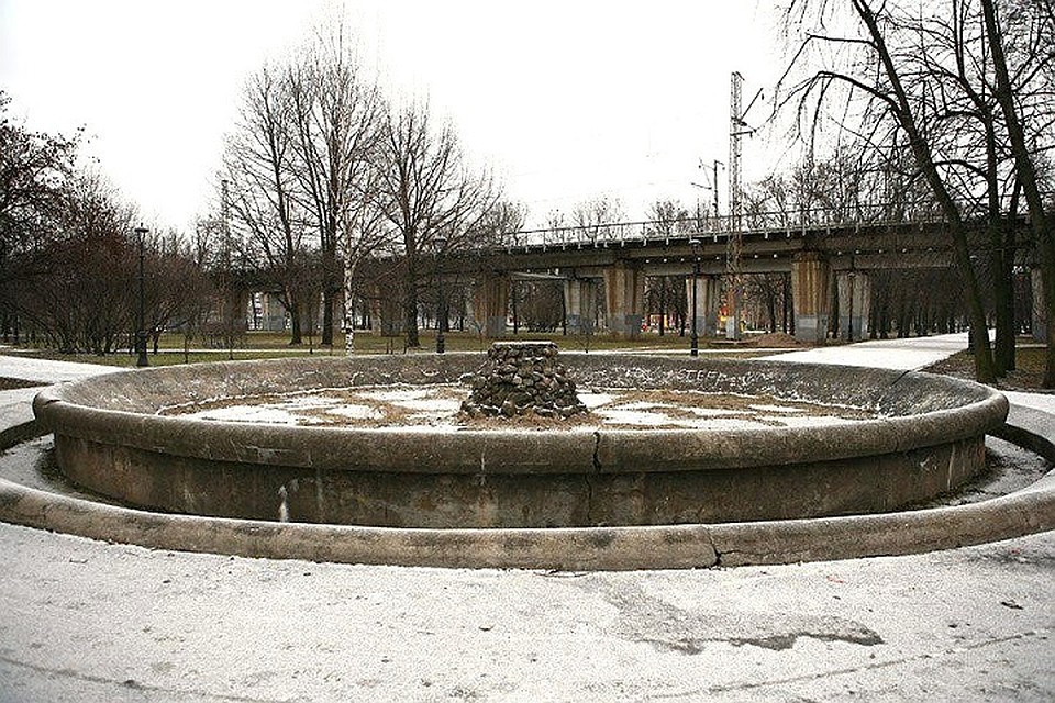 Фонтан в саду им. 30-летия Октября