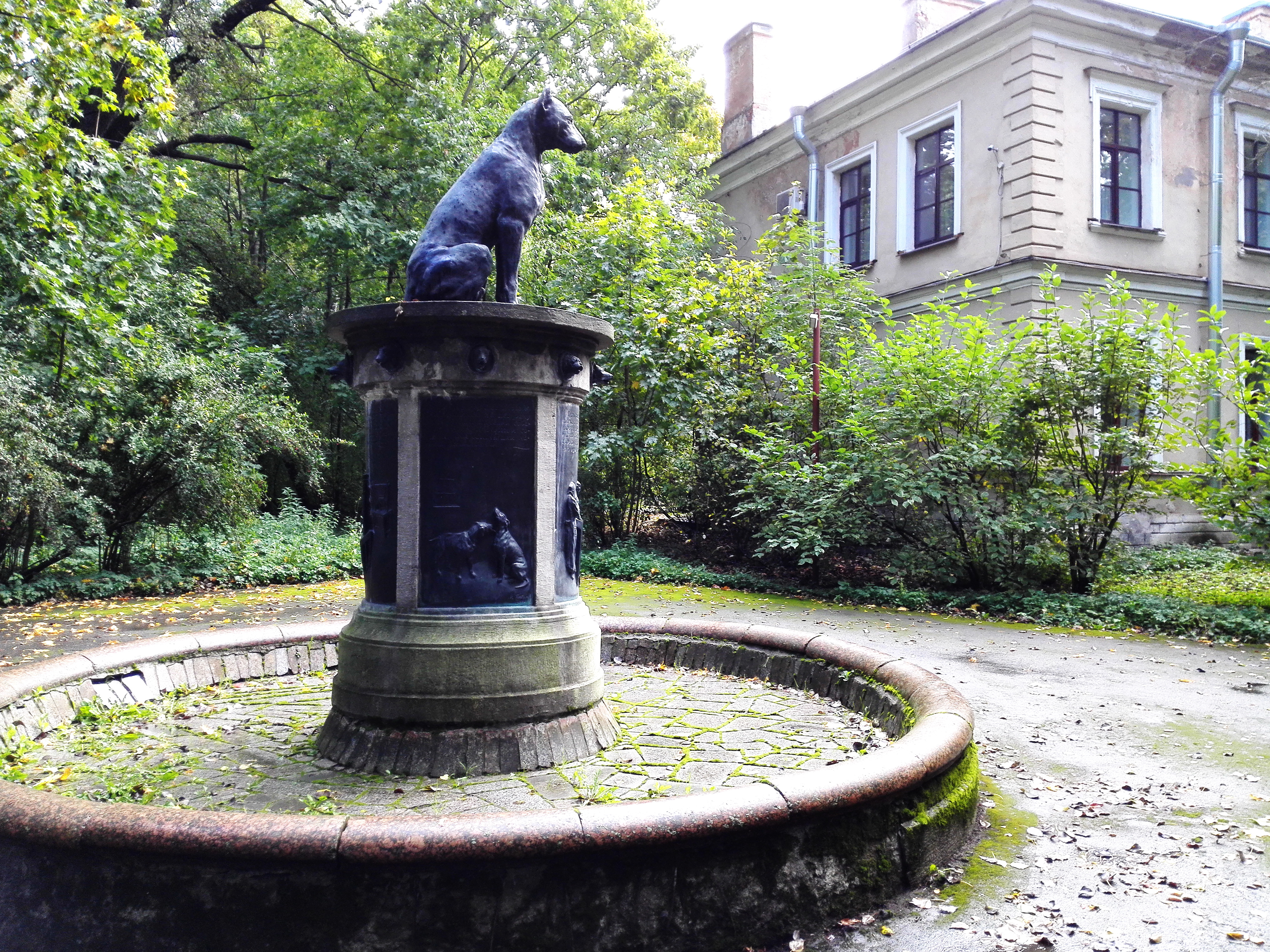 Фонтан-памятник собаке Павлова