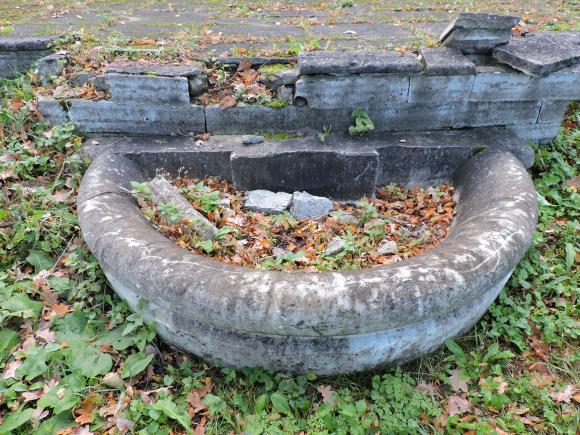 Три малых фонтана усадьбы "Знаменка"