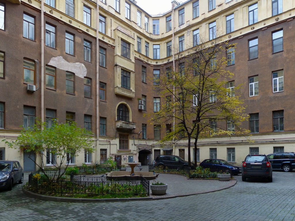 Фонтан во дворе дома А.Н. Граббе