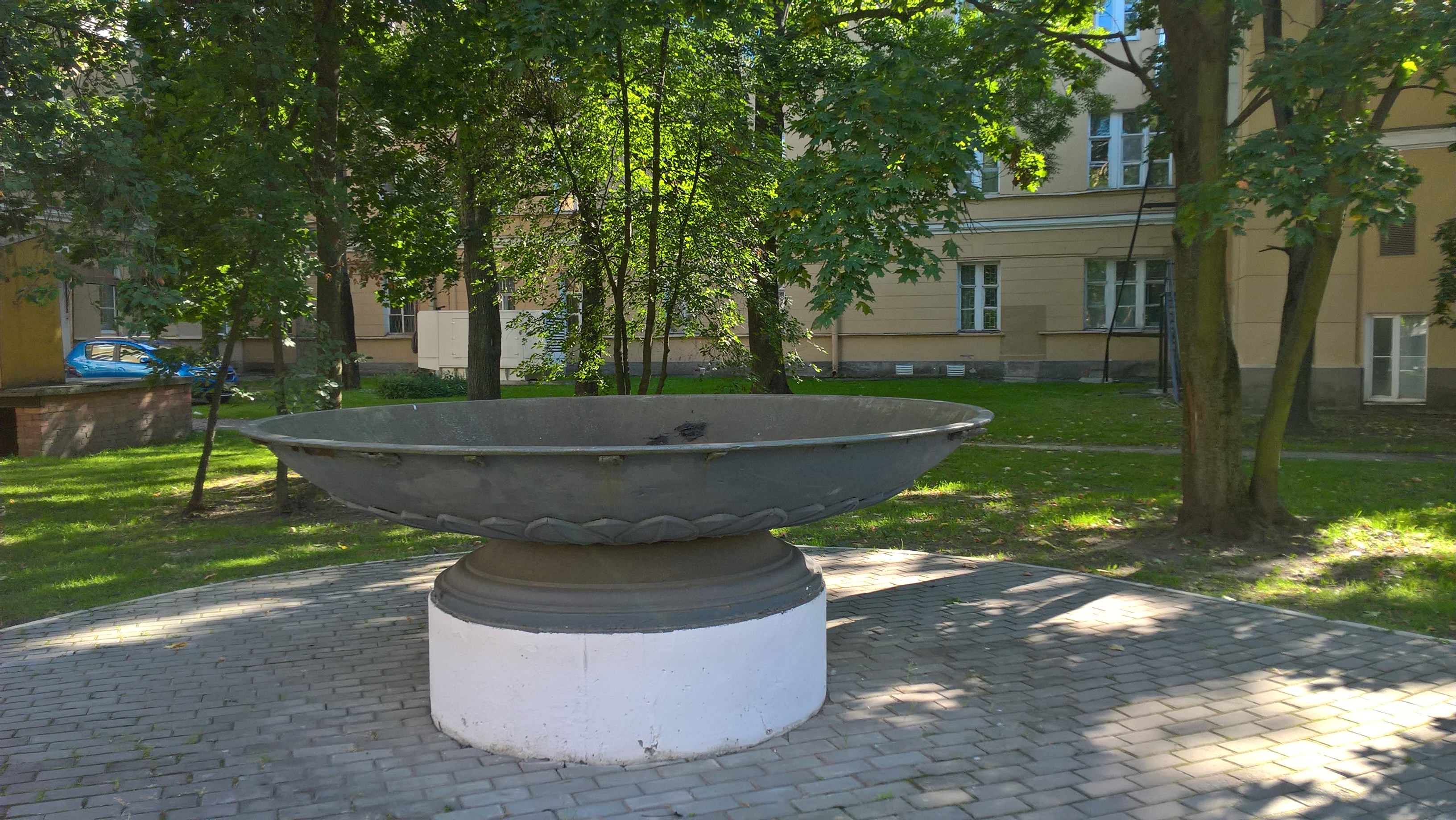 Фонтан Первого Мед. Университета им. Павлова