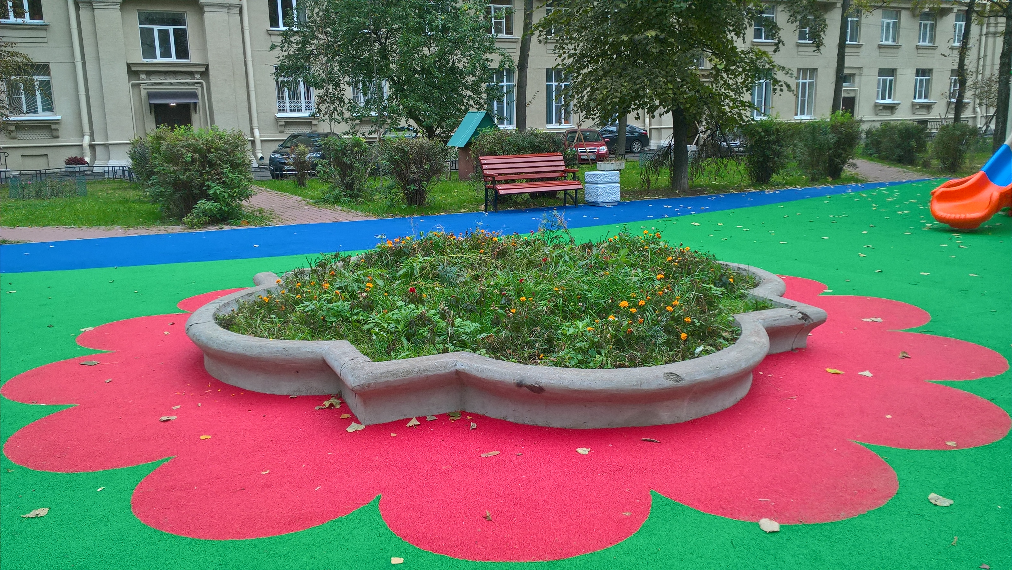 Фонтан во дворе дома на Благодатной