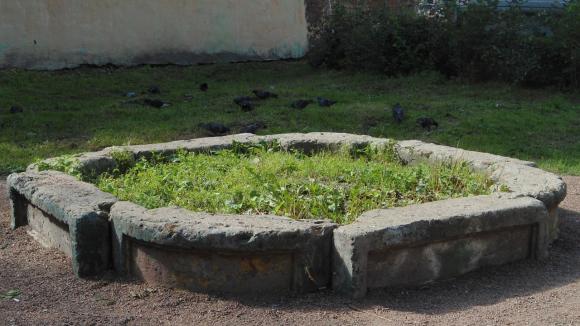 Фонтан на улице Лабутина Фонтан на улице Лабутина