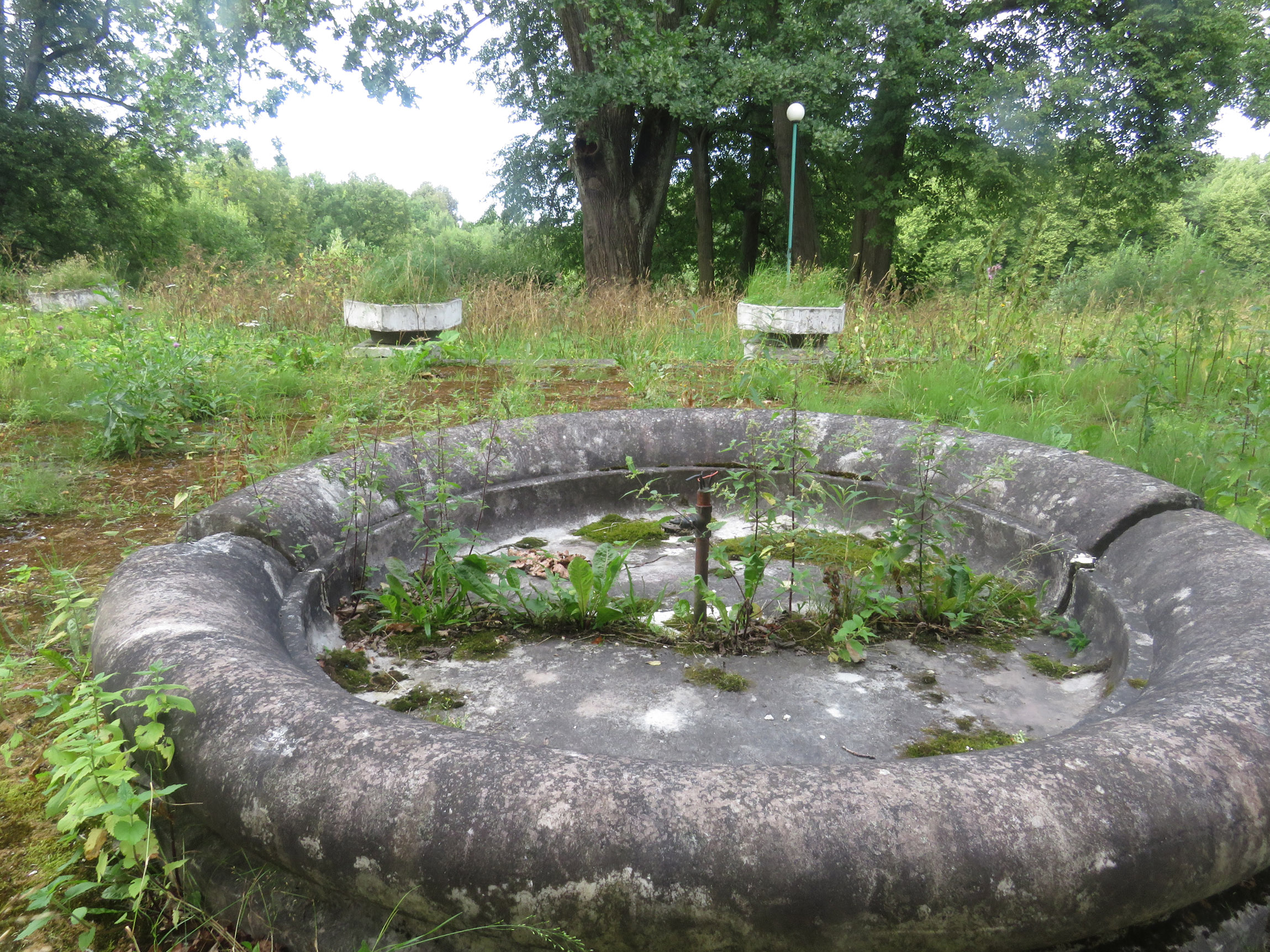 Три малых фонтана усадьбы "Знаменка"