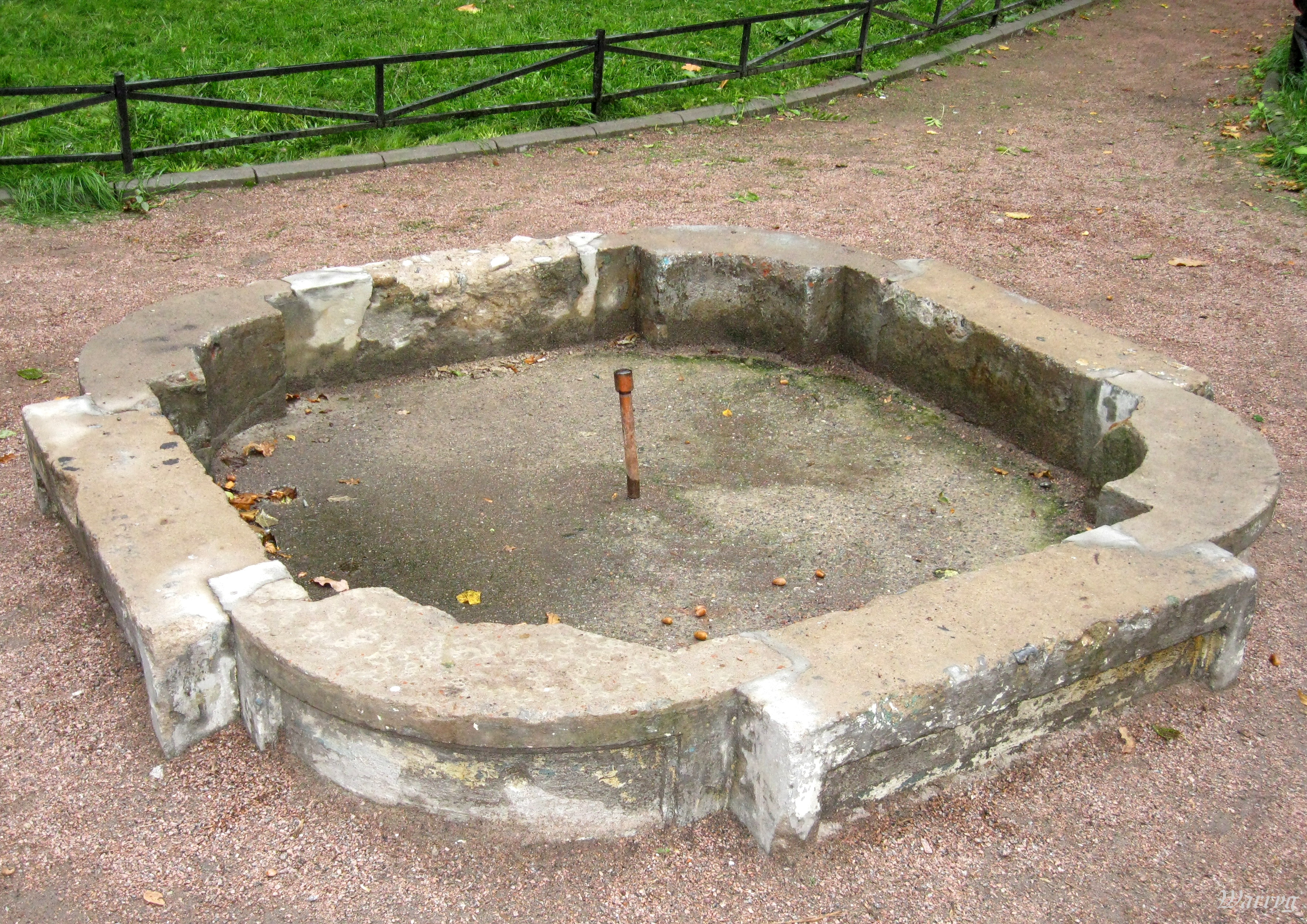 Фонтан во дворе дома Пашковых