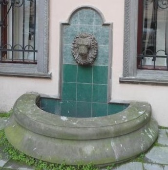 Настенный фонтан на Гороховой Настенный фонтан на Гороховой