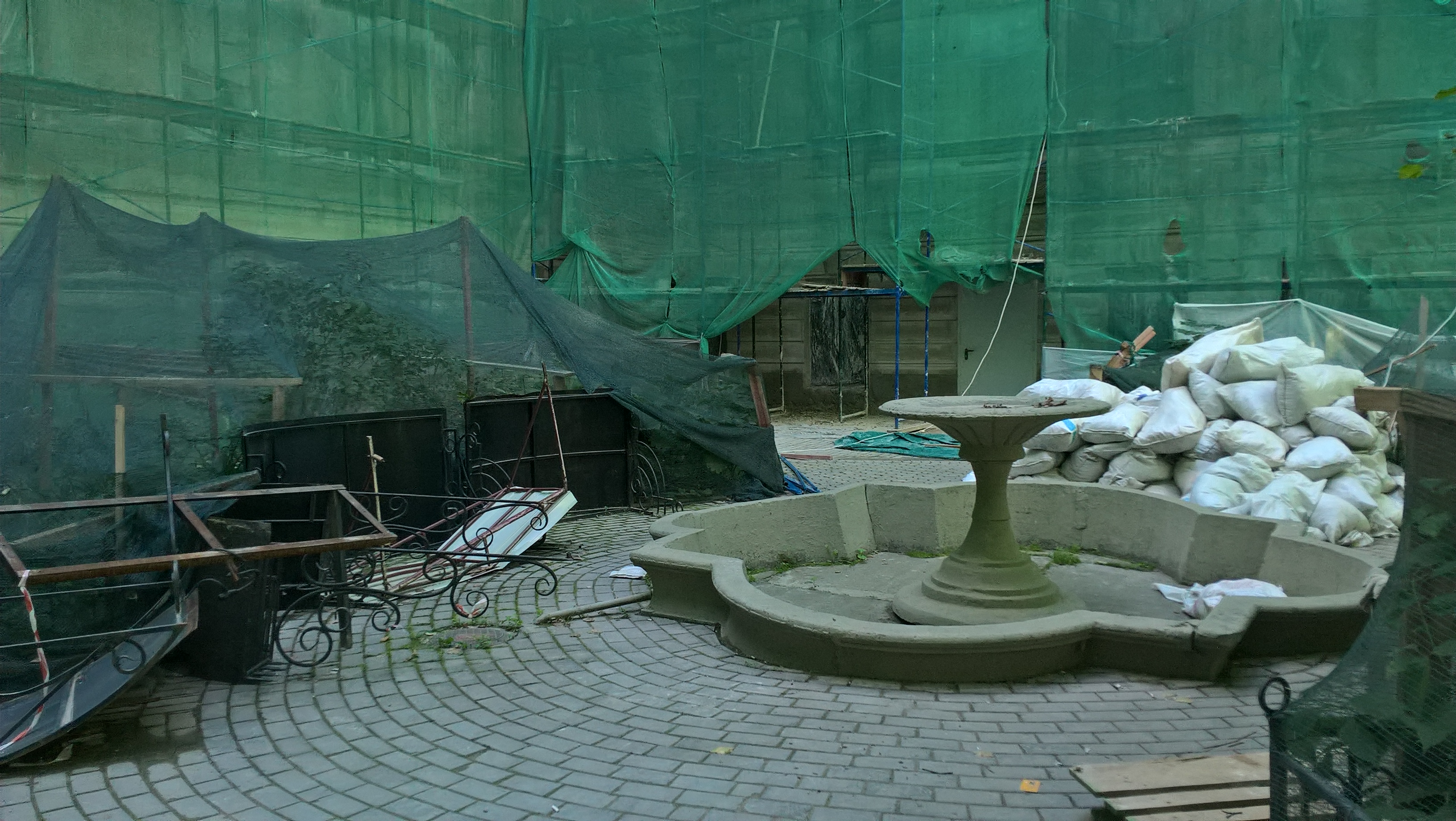 Фонтан во дворе дома А.Н. Граббе