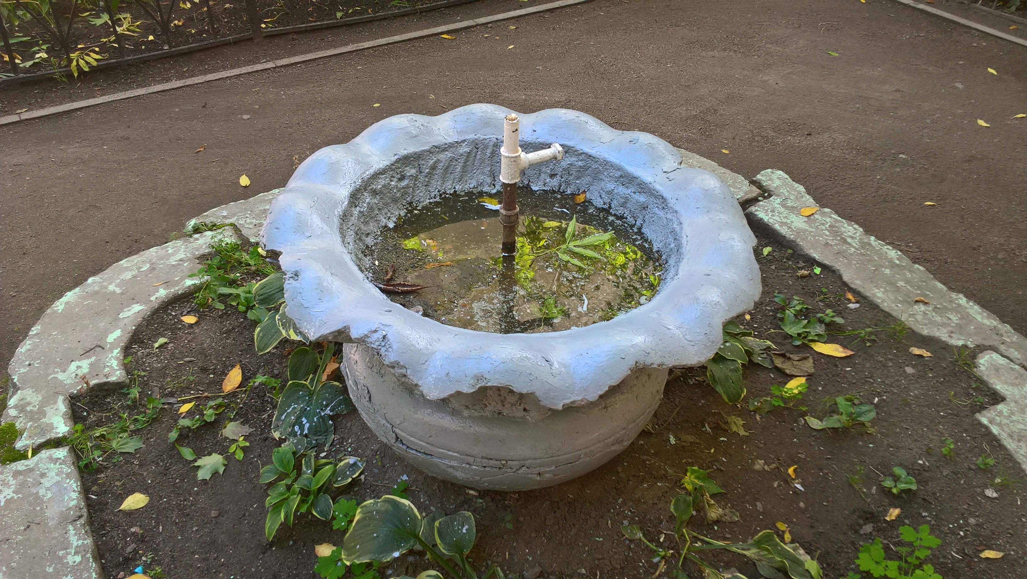 Фонтан во дворе на Шпалерной