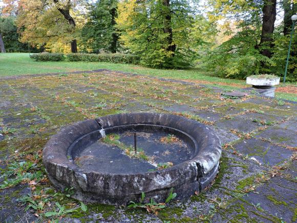 Три малых фонтана усадьбы "Знаменка"