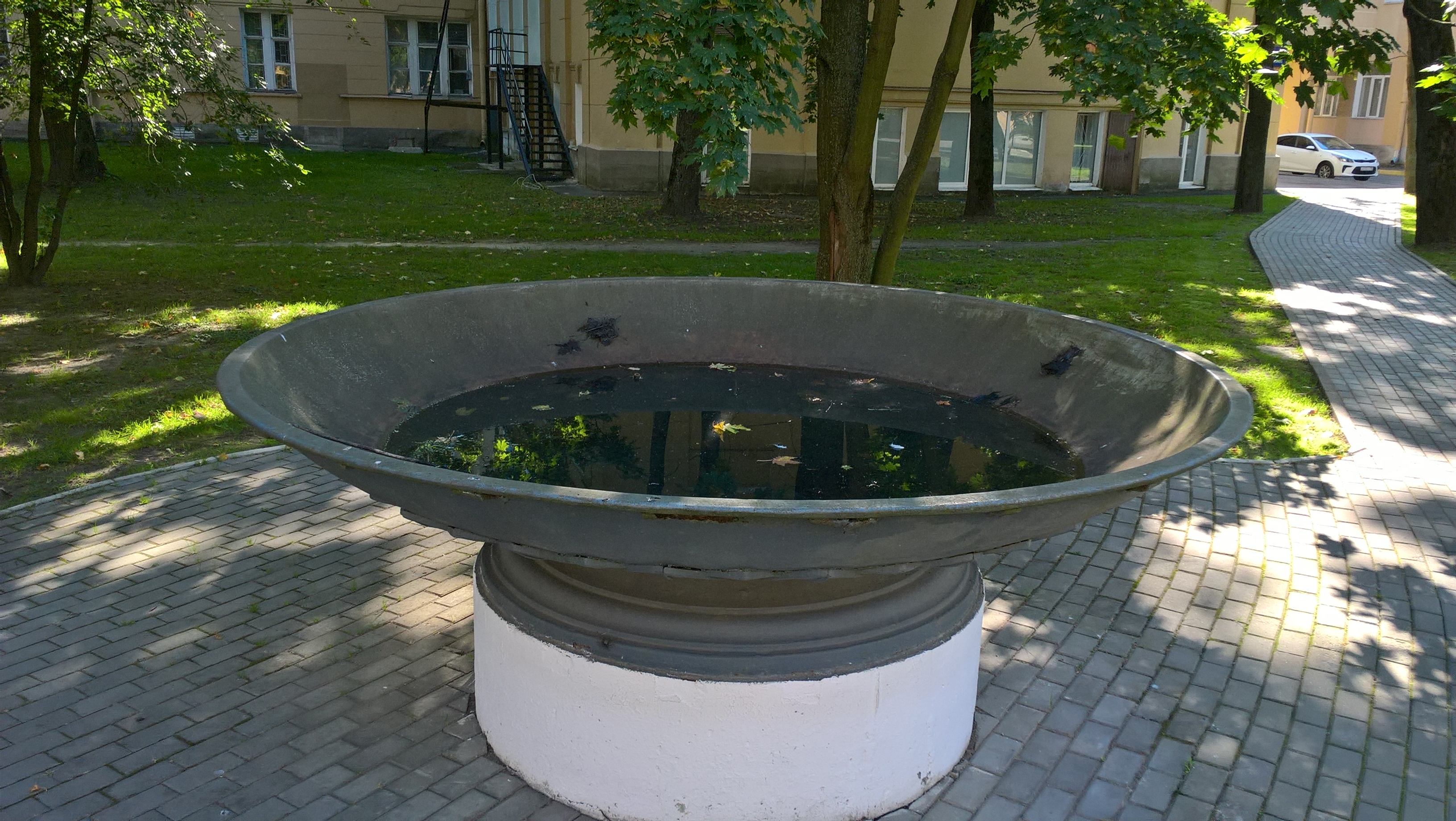 Фонтан Первого Мед. Университета им. Павлова