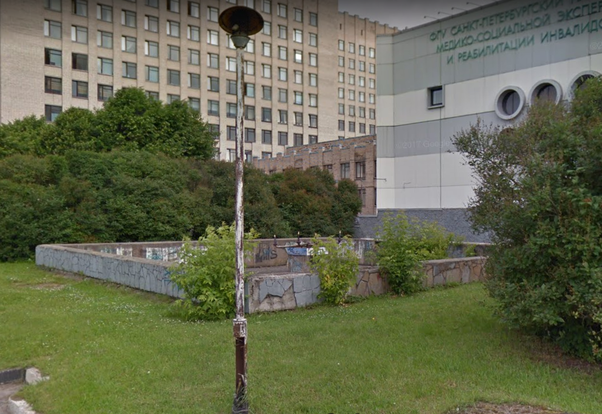 Фонтан перед ФРНЦИ им. Г.А. Альбрехта