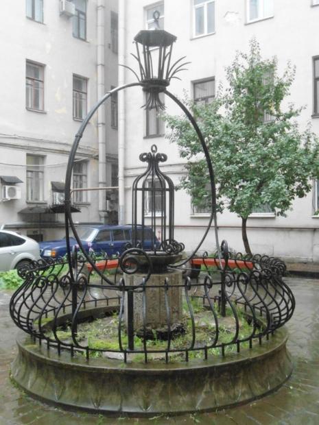 Фонарный фонтан на Лебедева